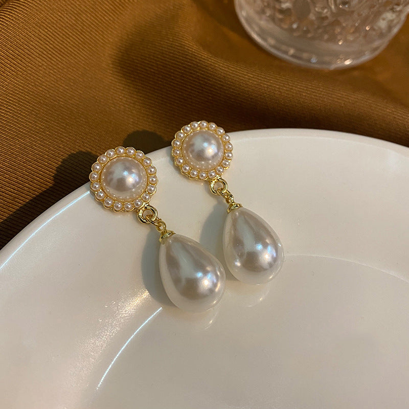Charming Pearl Earring for Any Occasion