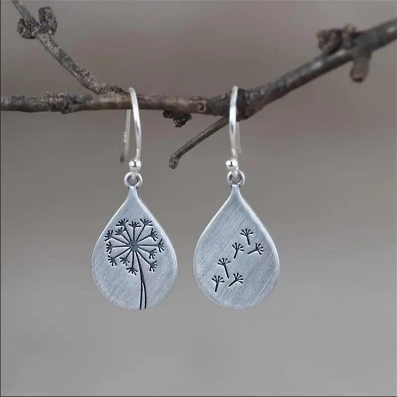 Charming Silver Earring for Any Occasion
