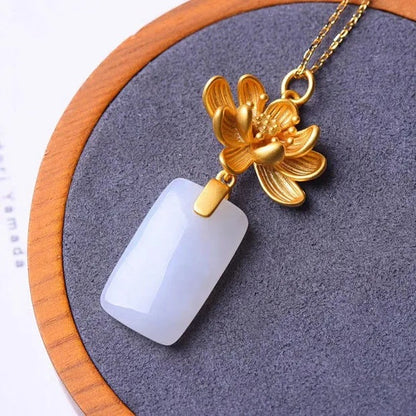 Beautiful Silver Necklace with Unique Style