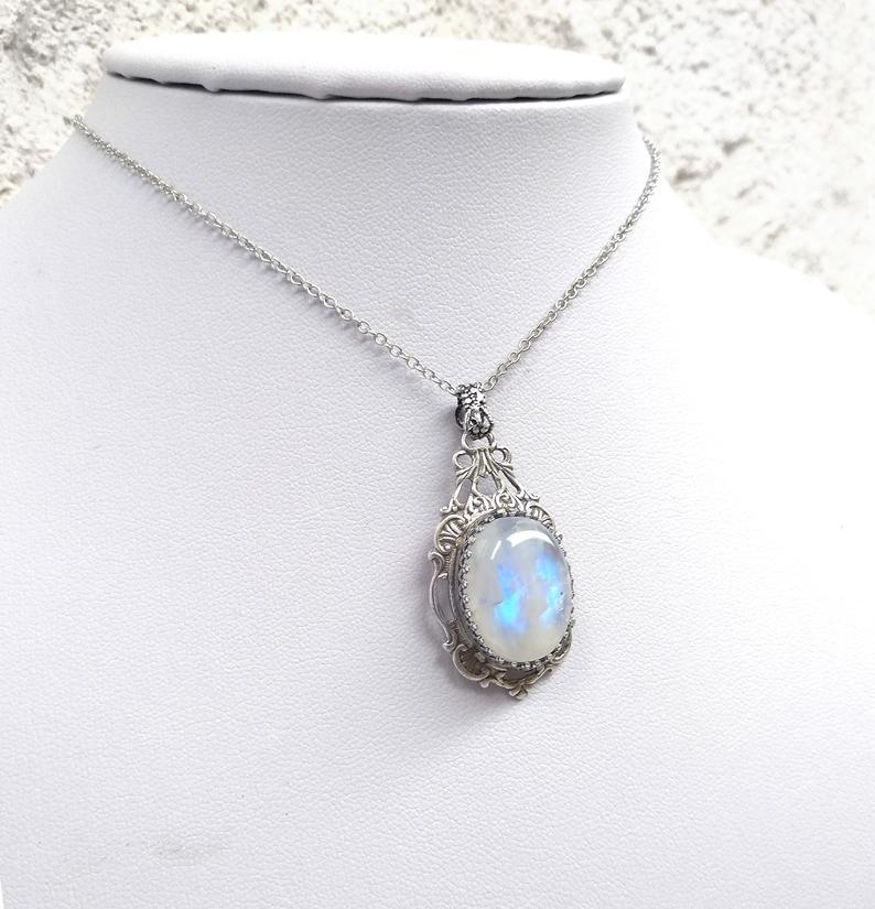 Romantic Necklace for Special Moments
