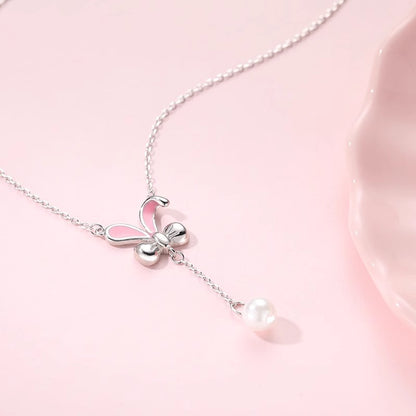 Classic Pearl Necklace with Timeless Appeal