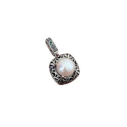 Charming Piece for Any Occasion