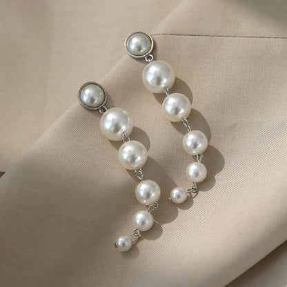 Classic Pearl Earring with Timeless Appeal