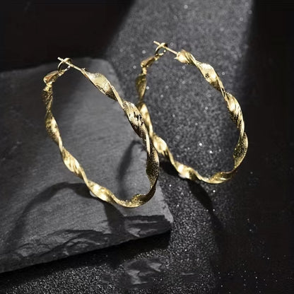 Romantic Gold Earring for Special Moments