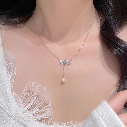 Classic Pearl Necklace with Timeless Appeal