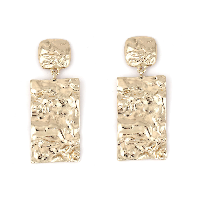 Classic Gold Earring with Timeless Appeal