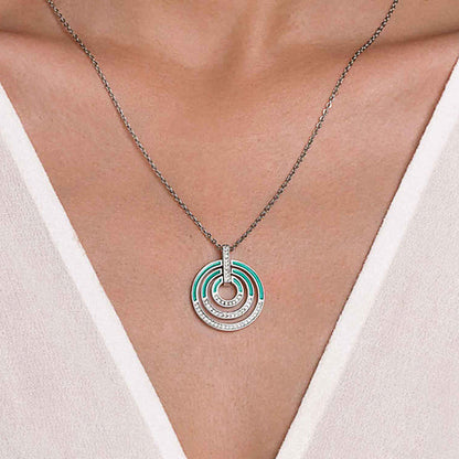 Charming Piece for Any Occasion