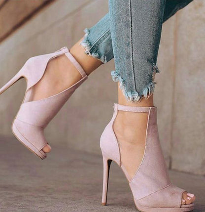 Graceful Orthopedic Sandals for Modern Look