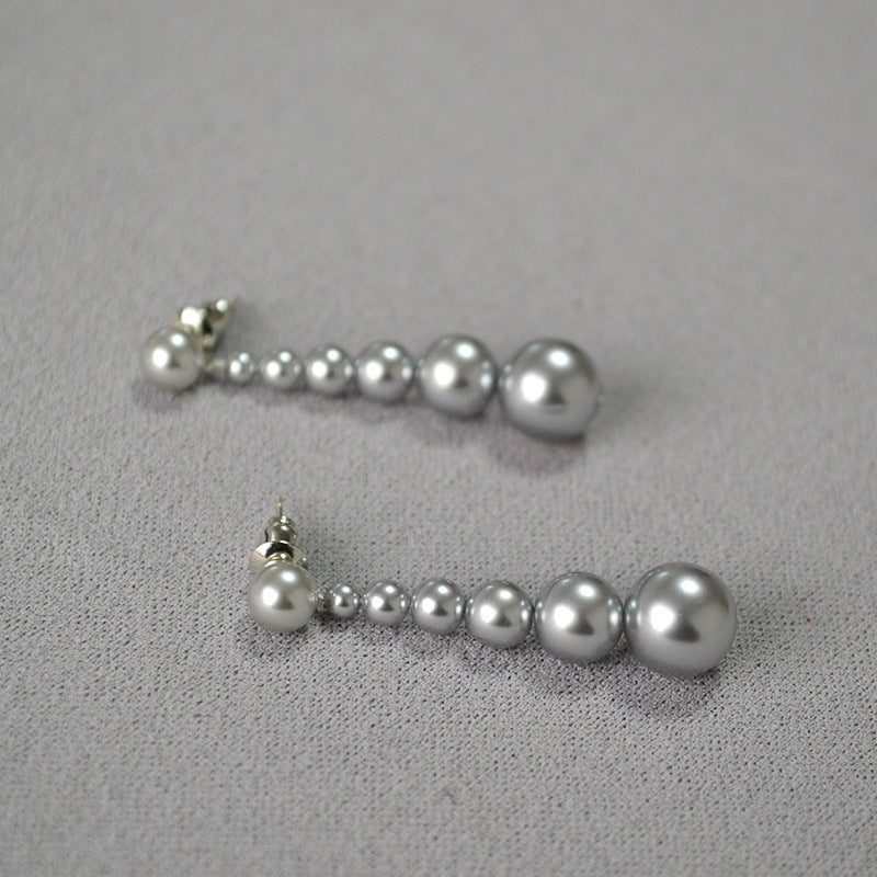 Charming Silver Earring for Any Occasion