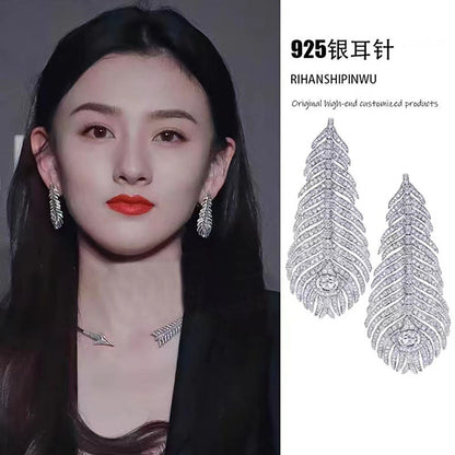 Romantic Silver Earring for Special Moments