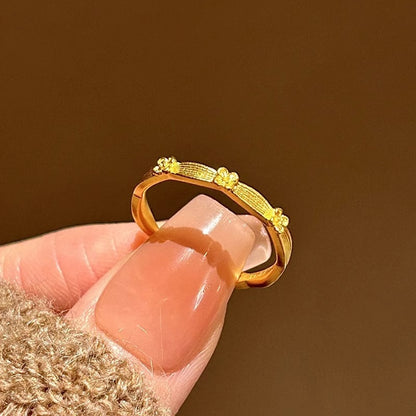 Charming Gold Ring for Any Occasion