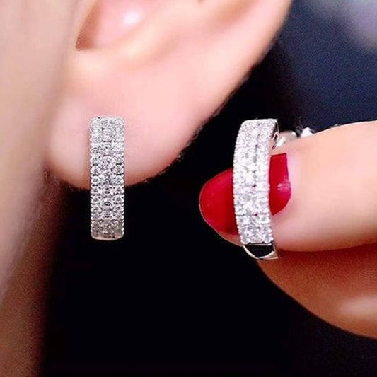 Charming Earring for Any Occasion