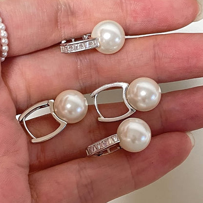 Romantic Pearl Earring for Special Moments