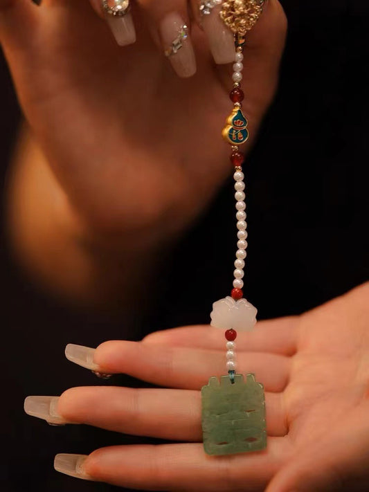 Charming Pendant for Any Occasion
