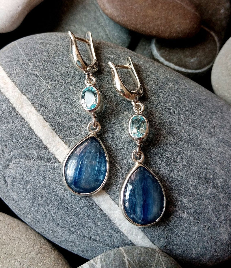 Charming Silver Earring for Any Occasion