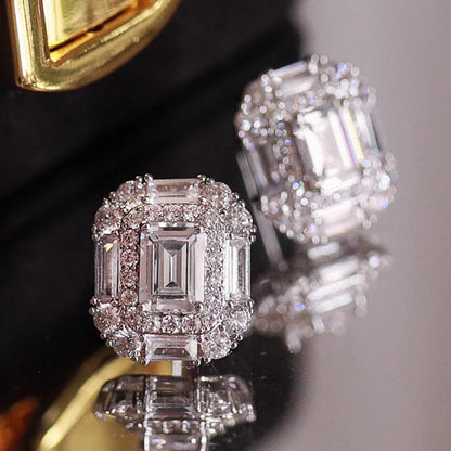 Charming Earring for Any Occasion