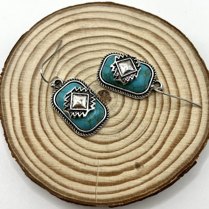 Charming Earring for Any Occasion