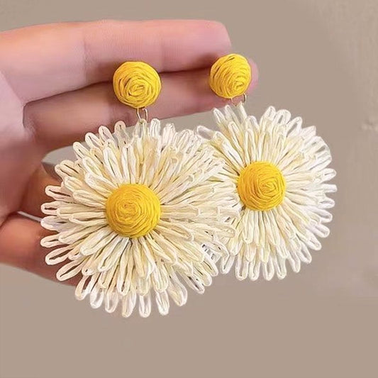 Charming Earring for Any Occasion