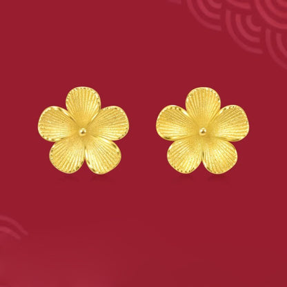 Beautiful Gold Earring with Unique Style