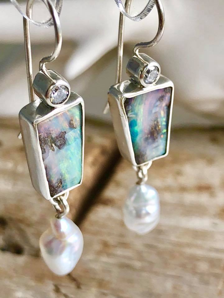 Beautiful Pearl Earring with Unique Style