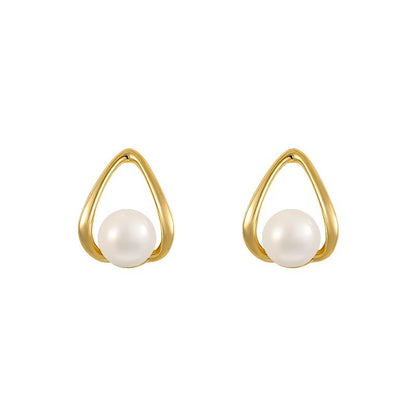 Beautiful Pearl Earring with Unique Style