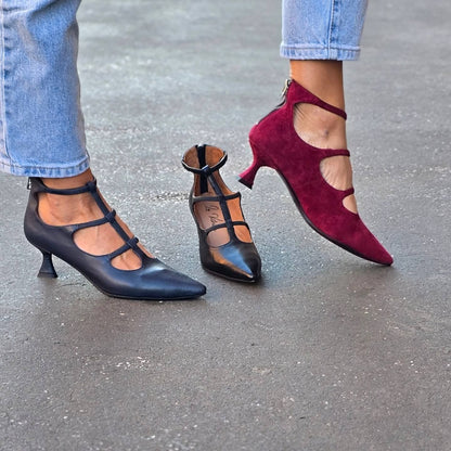 Graceful Orthopedic Sandals for Modern Look