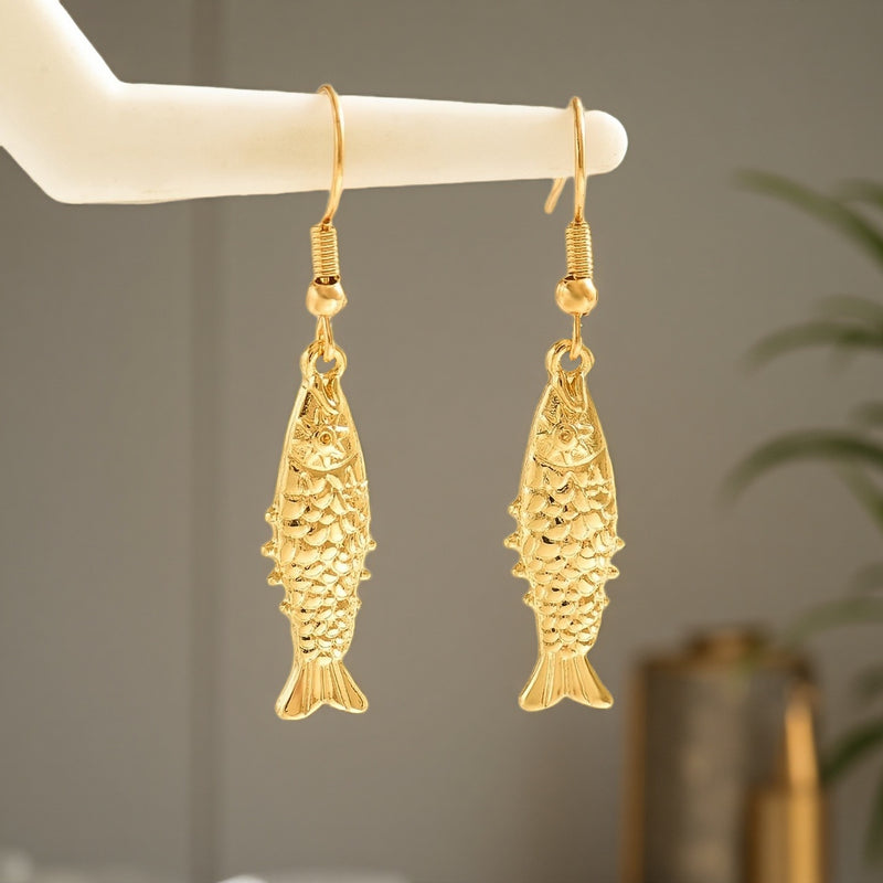 Romantic Gold Earring for Special Moments