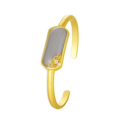 Romantic Gold Bracelet for Special Moments