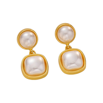 Beautiful Pearl Earring with Unique Style