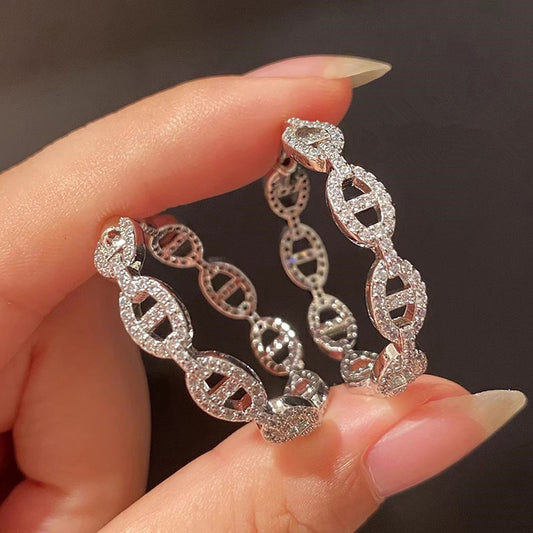 Charming Earring for Any Occasion