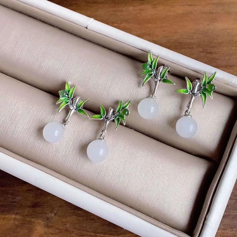 Romantic Silver Earring for Special Moments