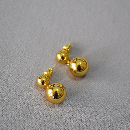 Romantic Gold Earring for Special Moments