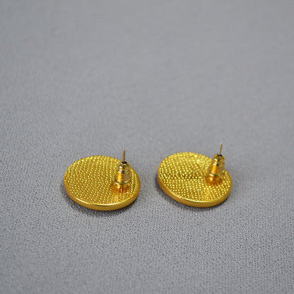 Romantic Gold Earring for Special Moments