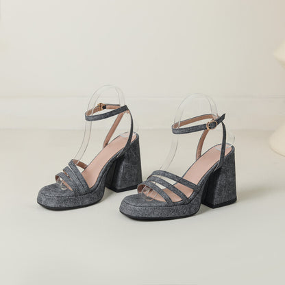 Graceful Orthopedic Sandals for Modern Look