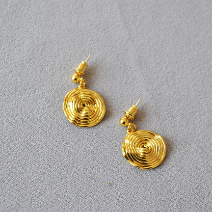 Stunning Gold Earring for Daily Wear