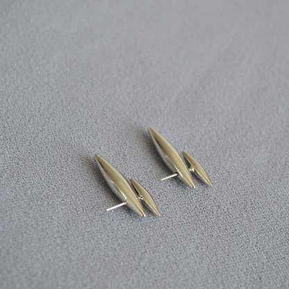 Classic Gold Earring with Timeless Appeal