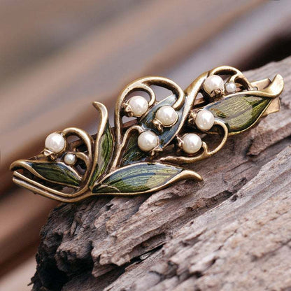 Classic Pearl Piece with Timeless Appeal