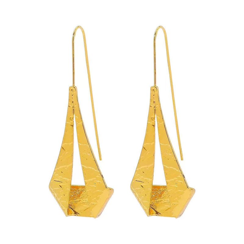 Charming Earring for Any Occasion