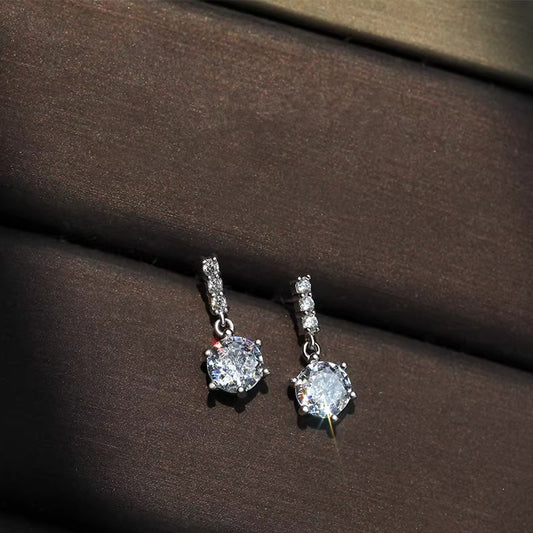 Charming Earring for Any Occasion