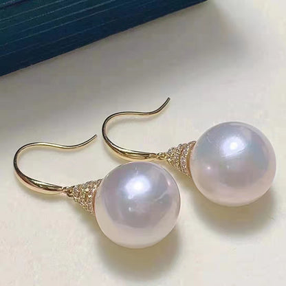 Classic Pearl Earring with Timeless Appeal