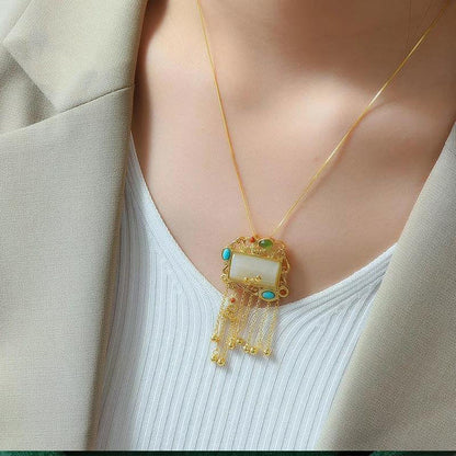 Stunning Silver Necklace for Daily Wear