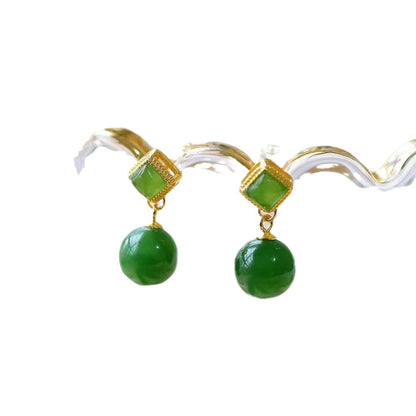 Charming Silver Earring for Any Occasion