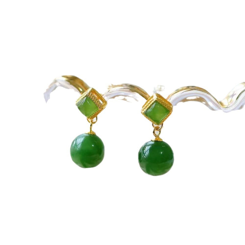 Charming Silver Earring for Any Occasion