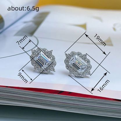 Charming Earring for Any Occasion