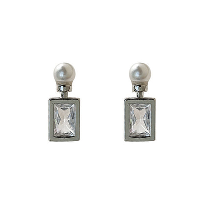 Romantic Pearl Earring for Special Moments