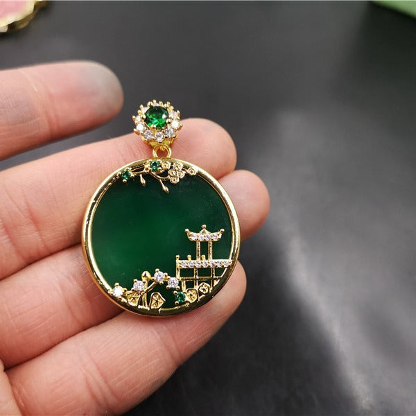 Beautiful Silver Pendant with Unique Style