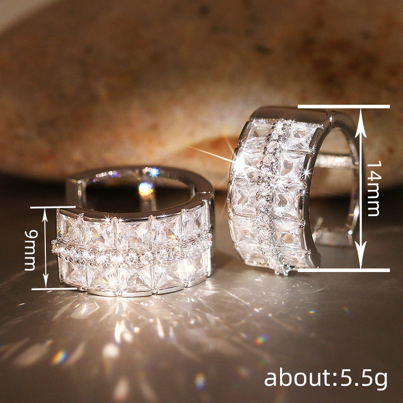 Charming Piece for Any Occasion