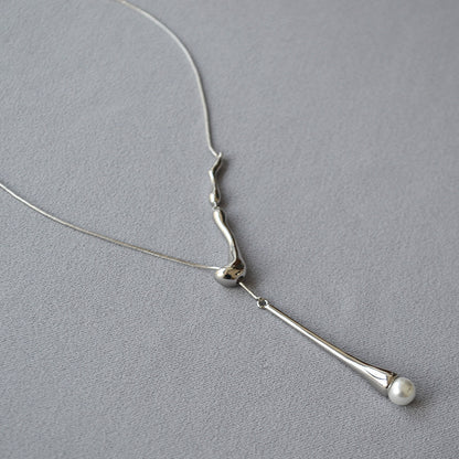 Classic Pearl Necklace with Timeless Appeal
