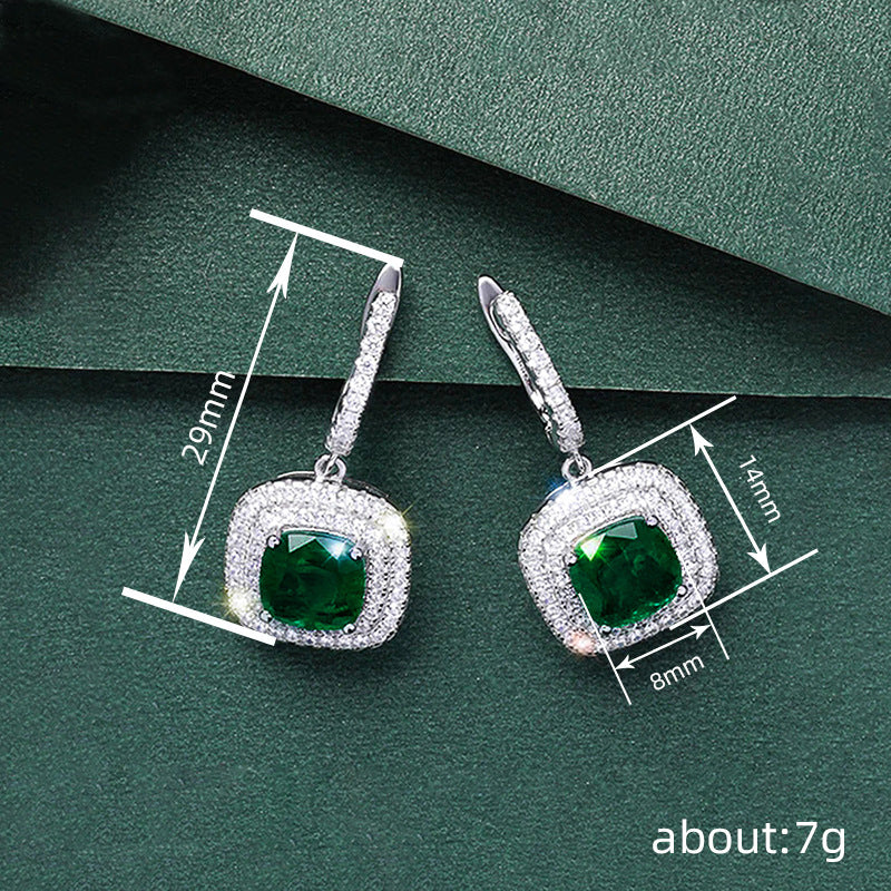 Charming Earring for Any Occasion