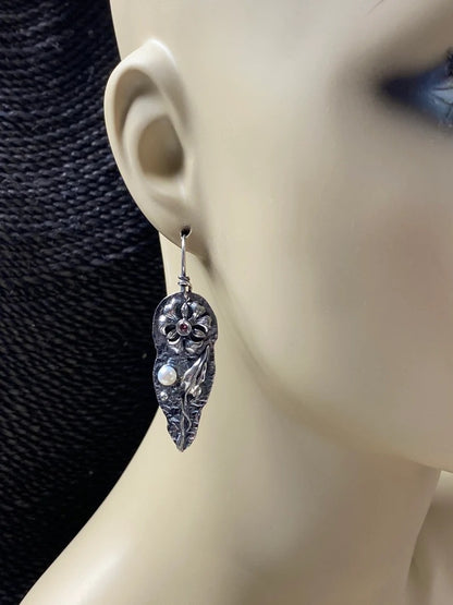 Beautiful Silver Earring with Unique Style